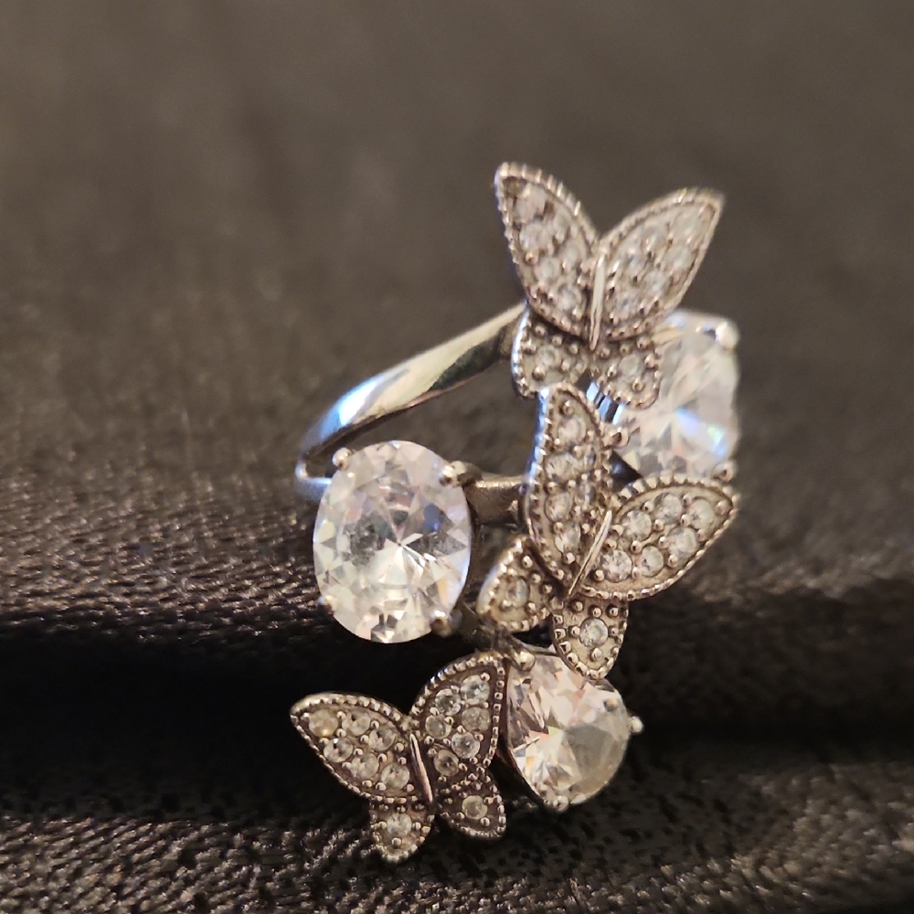 Elegant Silver Butterfly Ring